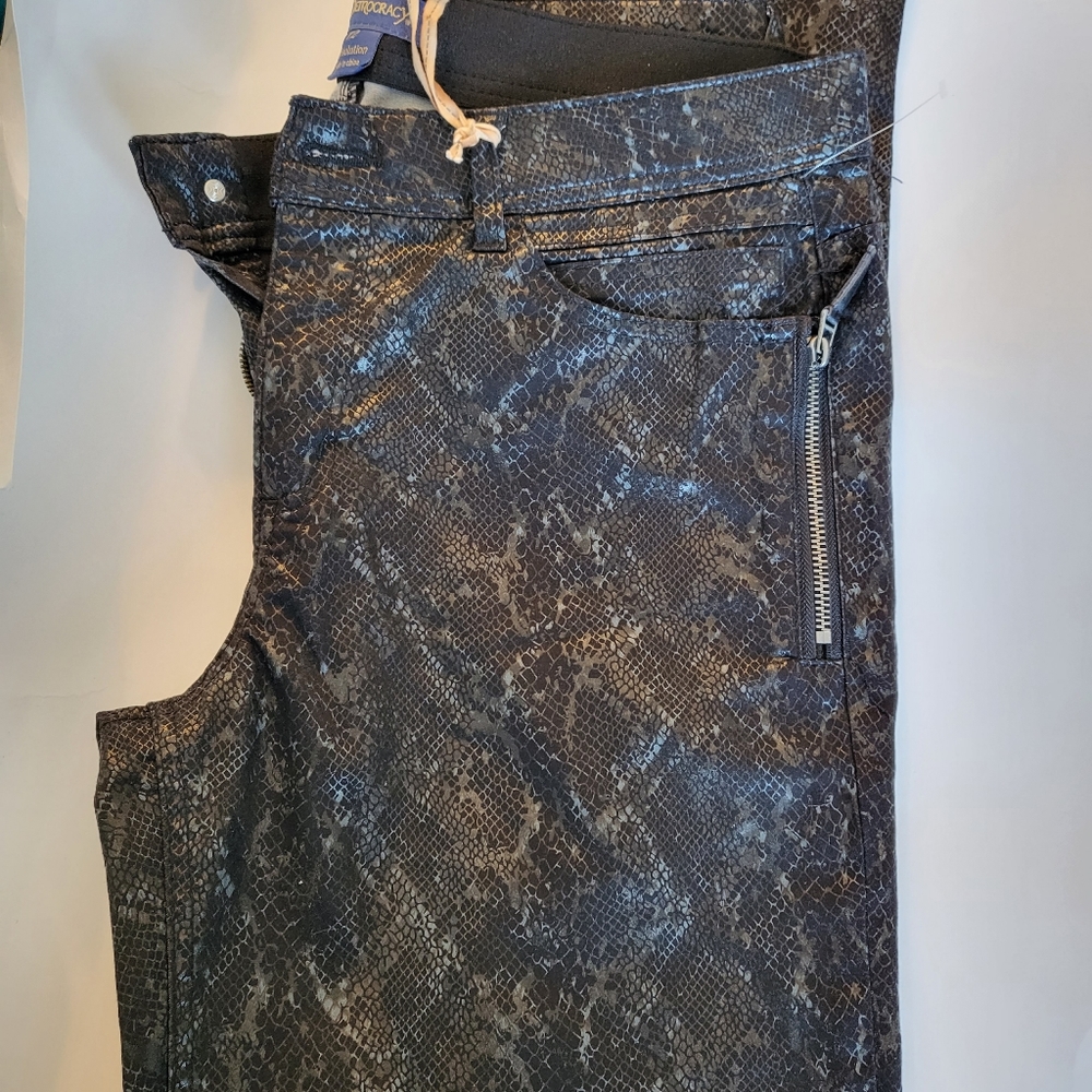Democracy Absolution Booty Lift Jeans